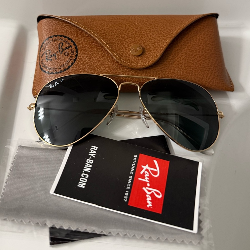 Ray-Ban Aviator Classic Gold Frame Sunglasses